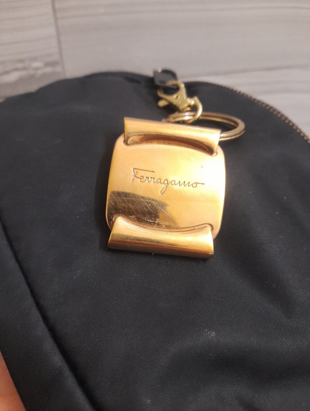 Salvatore Ferragamo Gold Tone Bag Charm Keychain Set - Picture 5 of 7